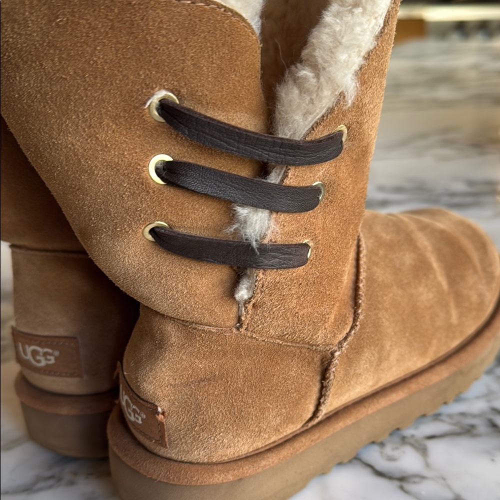UGG Constantine Chestnut Boot with Plush Lining Women’s size 6 - Picture 2 of 13